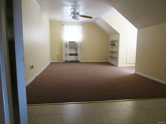5th image of 24 Lake Dr #B
