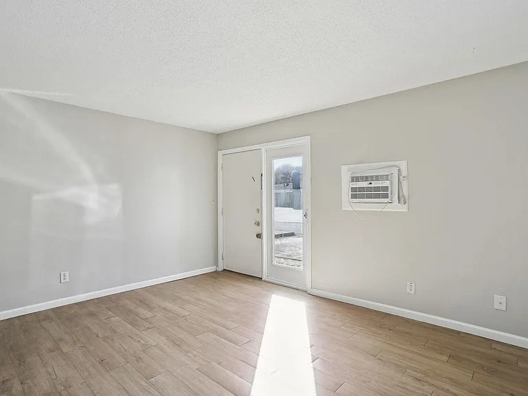 2206 Dale Dr #5 — Photo 6
