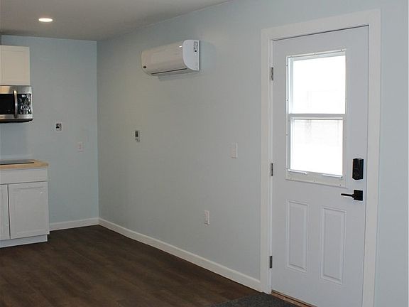 5th image of 5776 Katherine St