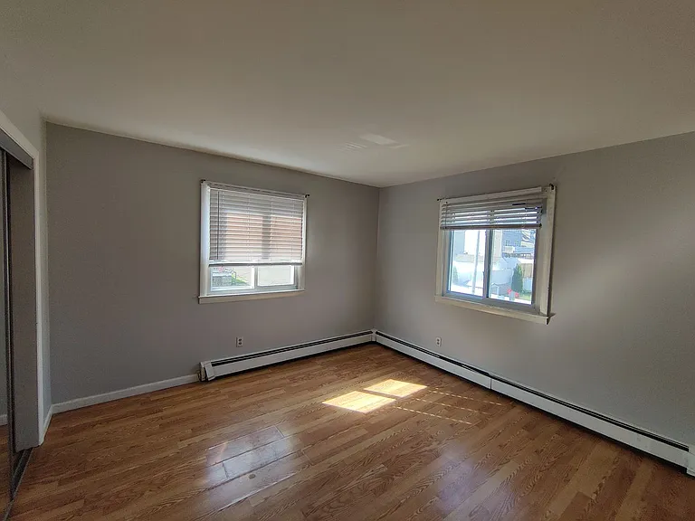 135-137 Hillcrest Rd — Photo 13