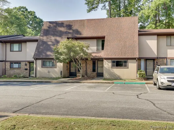 1028 Willow Green Dr, Newport News, VA 23602