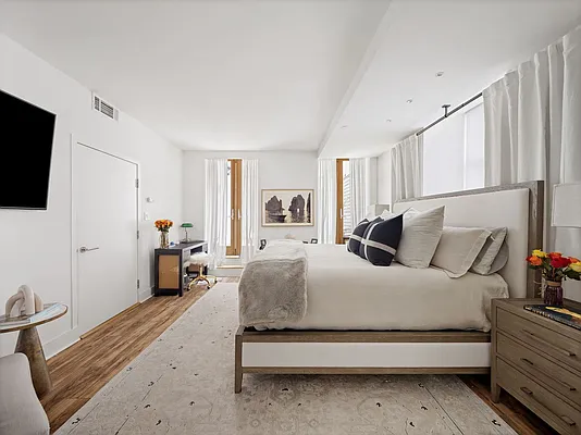 Rented by Compass | media 22