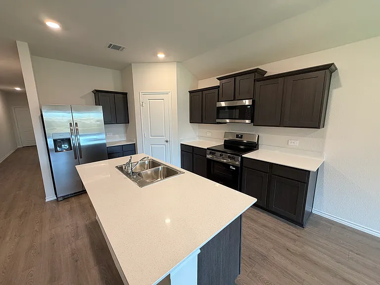 3334 Catamount Dr — Photo 3