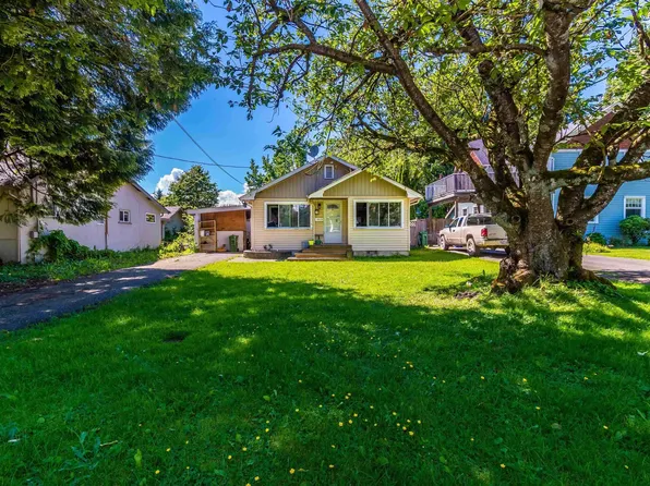9475 Stanley St, Chilliwack, BC V2P 3Y2