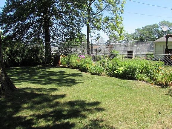5th image of 1213 Desmont Dr