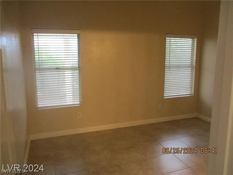 8216 Grassy Point Cir — Photo 17