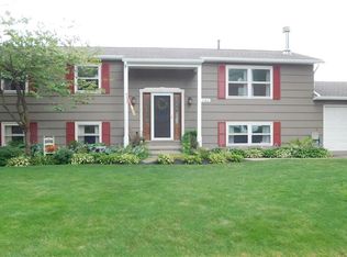 145 Bay Knoll Rd, Rochester, NY 14622