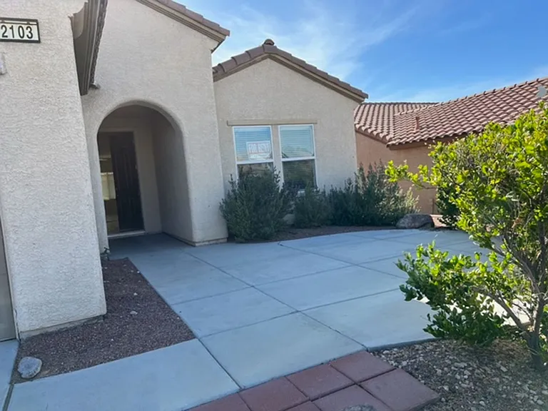 2103 Sawtooth Mountain Dr — Photo 2