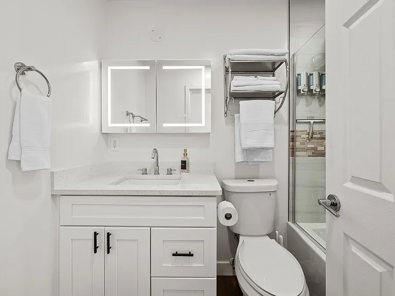 1242 E Pierce St #4 — Photo 17