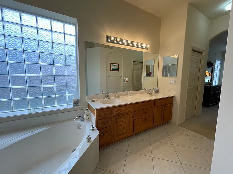 MASTER BATH 1 _07172023