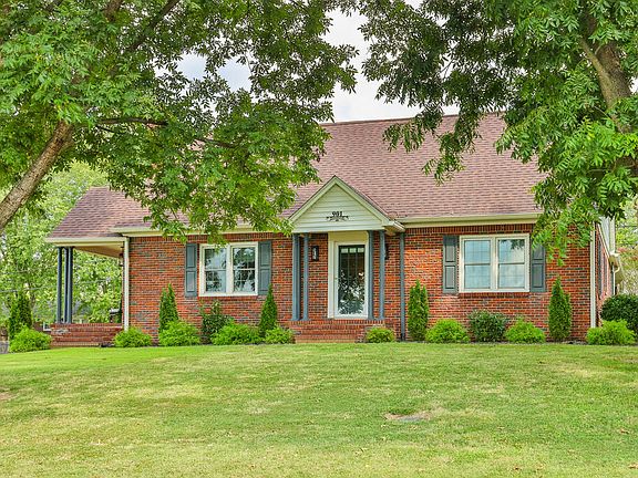 4th image of 901 Harris Dr
