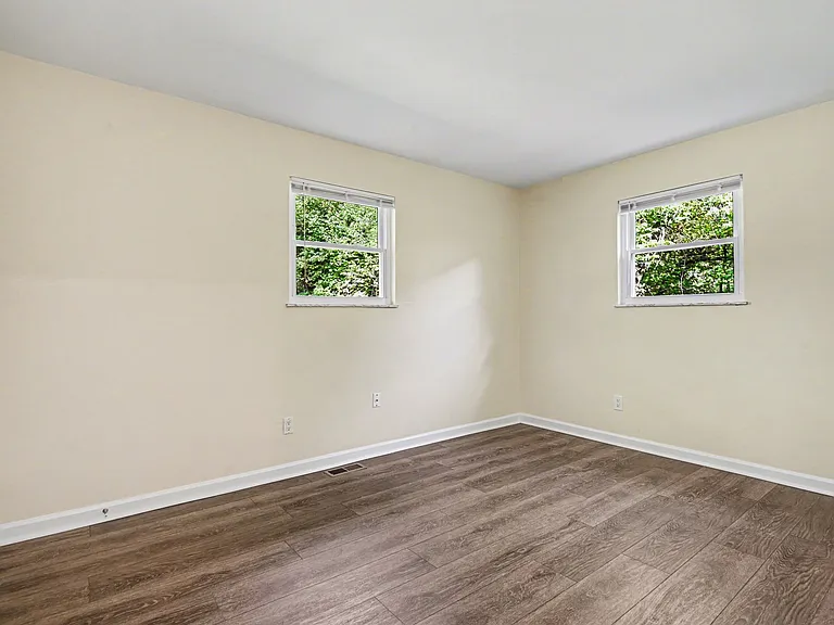 950 Harkin Dr — Photo 2