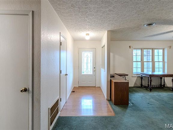 3rd image of 16280 Hardwood Ln