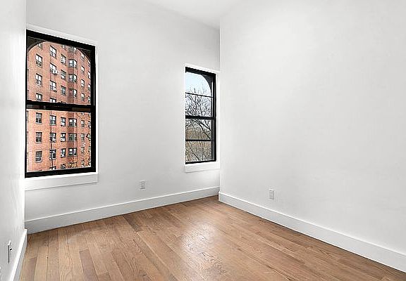 2nd image of 435 De Kalb Ave #1R