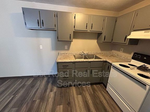5th image of 739 Trumbull St #14