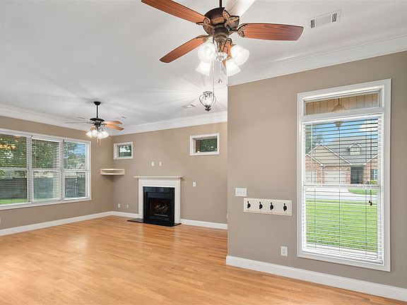 3rd image of 101 Westchester Trl