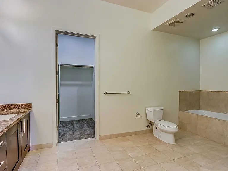 Axis 2300 Apartments — Photo 96