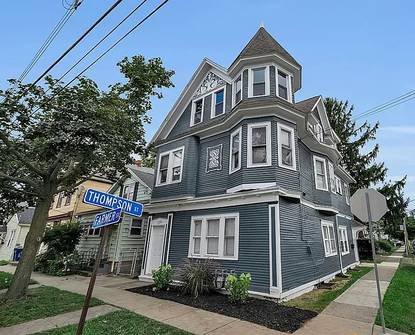 129 Farmer St — Photo 1