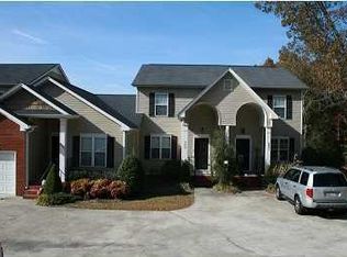 9089 Haileys Pond Dr, Ooltewah, TN 37363