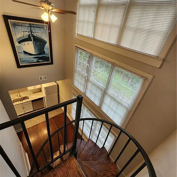 110 S Dearborn St #3 — Photo 11