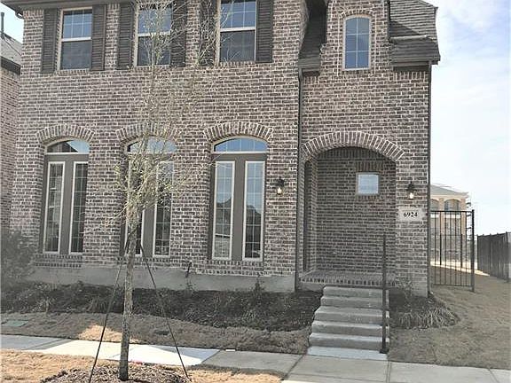 2nd image of 6924 Royal View Dr