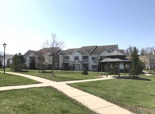 1809 Silverstone Dr, Carpentersville, IL 60110