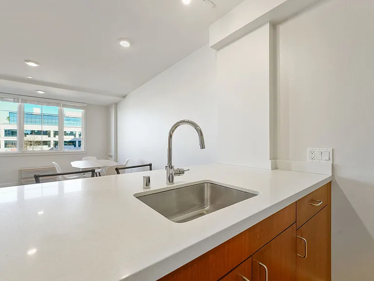 Addison Arts Apartments — Photo 129