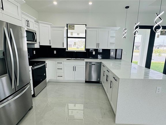 4th image of 1024 NE 11th Ave