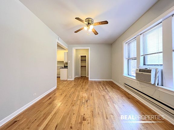 3rd image of 3720.5 N Pine Grove Ave #3720X-E1