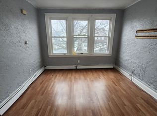 32 Leo Pl FLOOR 3, Newark, NJ 07108