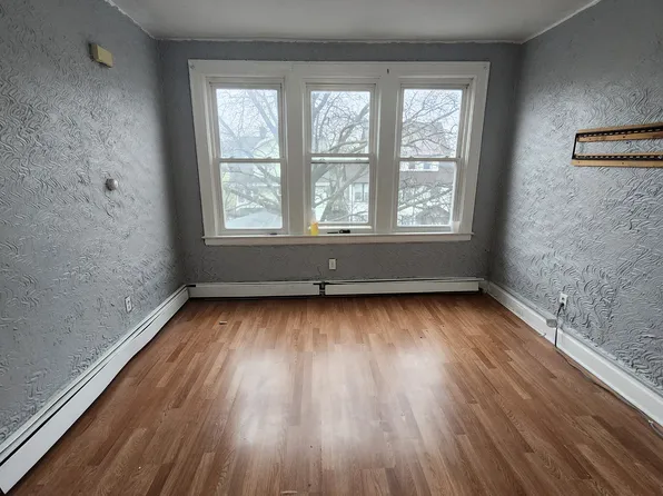 32 Leo Pl Floor 3, Newark, NJ 07108