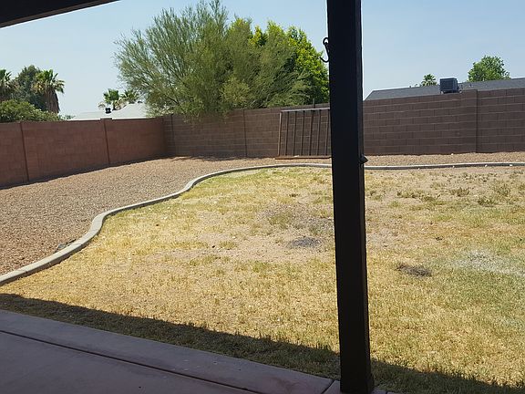 4th image of 1530 N Rowen