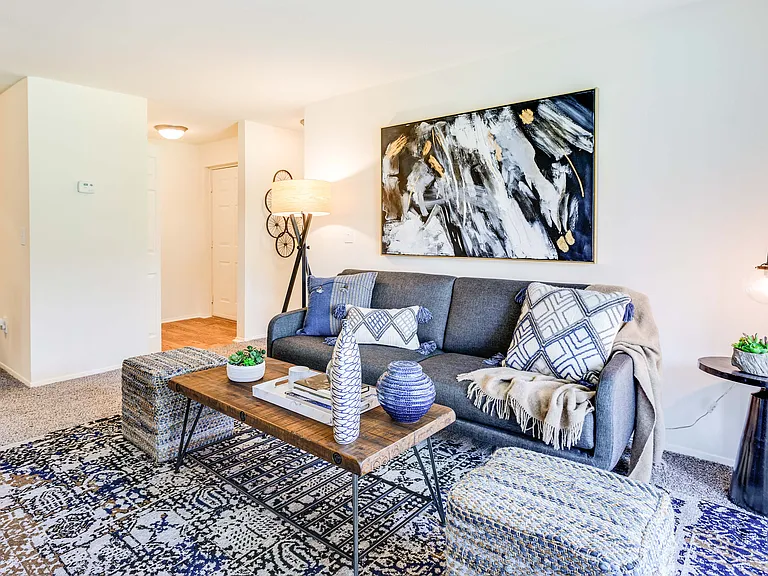 Westwinds Apartments — Photo 10