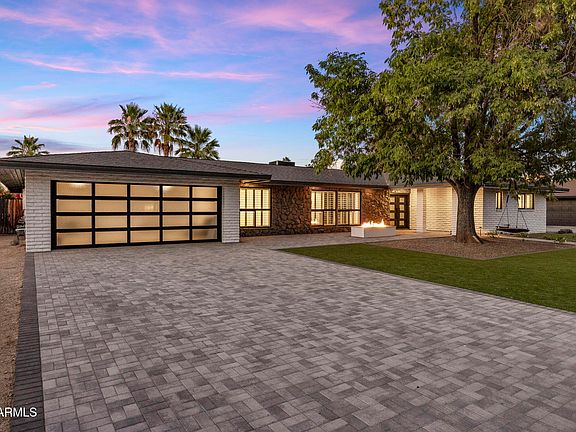3rd image of 920 W Gleneagles Drive