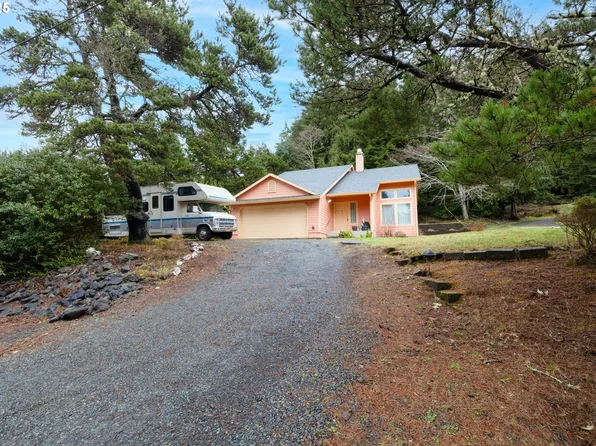 258 S Quadrant St, Rockaway Beach, OR 97136