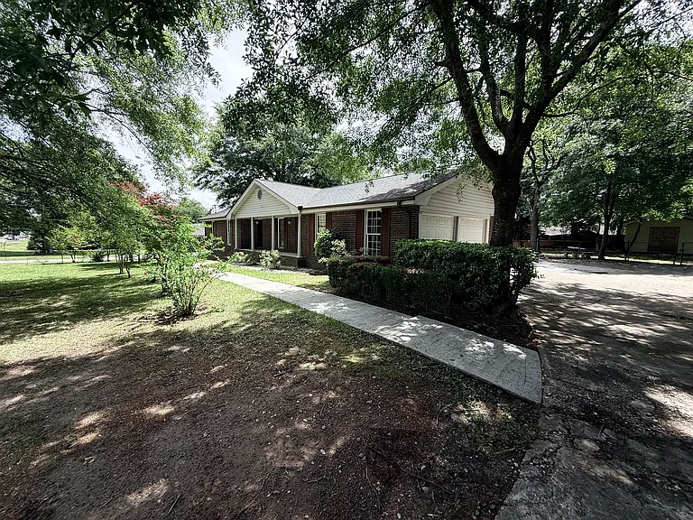 2803 Skyland Dr — Photo 12