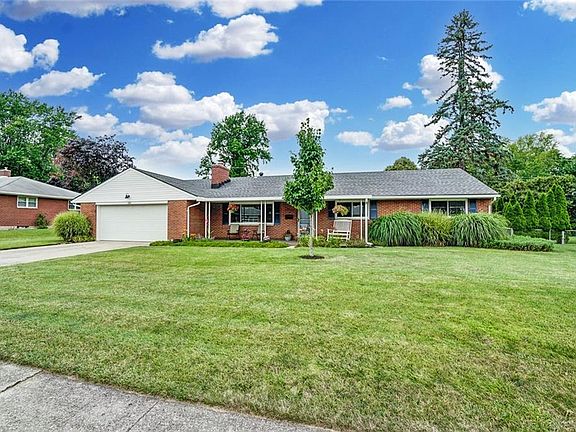 3rd image of 311 Camborne Dr