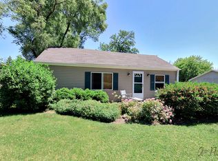 416 N Cresthill Ave, Mchenry, IL 60051