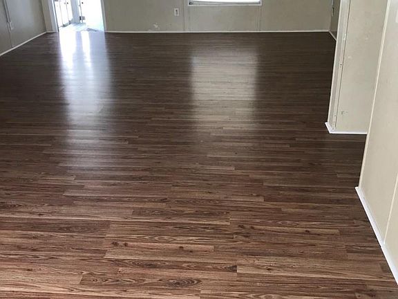 4th image of 6 Imperial Dr W