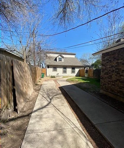 13323 Villa Park Dr — Photo 2
