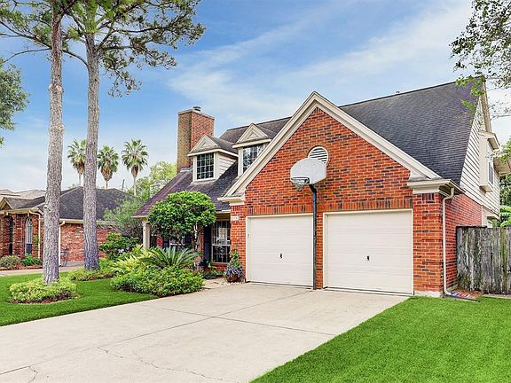3rd image of 210 Knoll Forest Dr