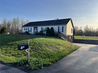 41 N New Meadows Dr, Hannibal, NY 13074