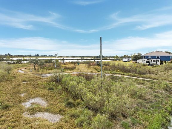 3rd image of 3901 Airhart Rd