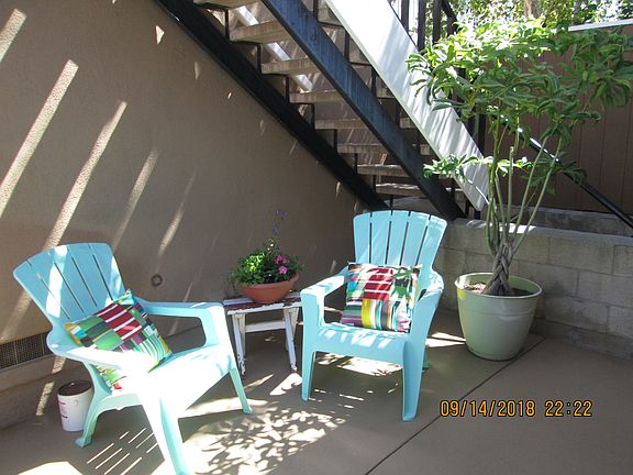 5th image of 523 Dahlia Ave