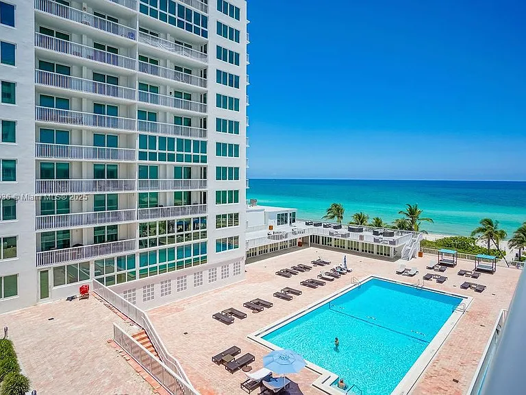 5401 Collins Ave #1512 — Photo 8