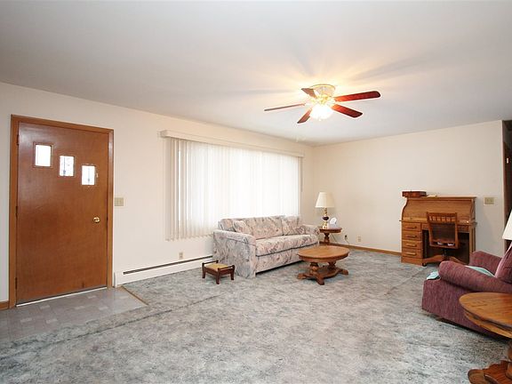3rd image of 513 Cherry Ln