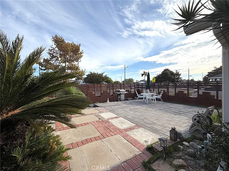 6131 Glenwood Dr — Photo 3