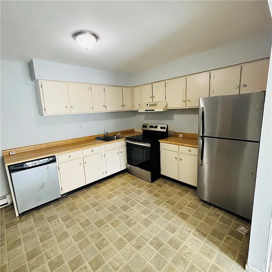 2 bed, 1.5 bath, 700 sqft, $1,600 — Photo 4
