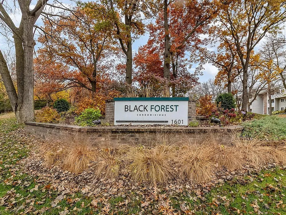 1601 N Innsbruck Dr