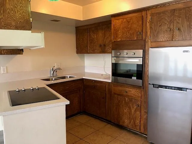 5736 Lexington Ave — Photo 11